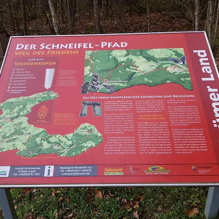 Apartament Ferienwohnung-pruemtalblick